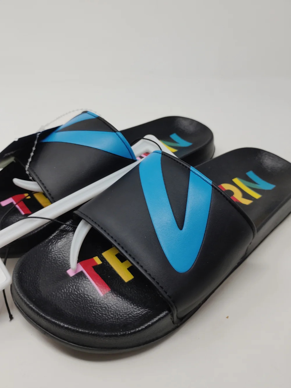 Tretorn slip slide
